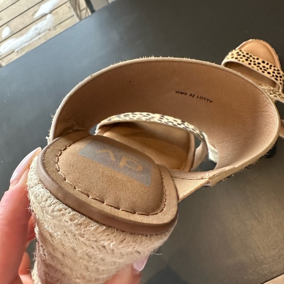 Leopard Slip on Wedge 8.5 - Picture 4 of 4